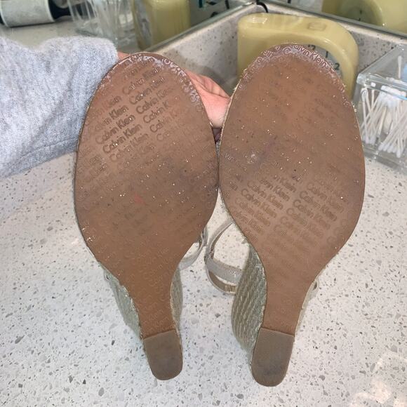 EUC Calvin Klein silvery gold metallic espadrille wedges Size 8.5 - Picture 5 of 6